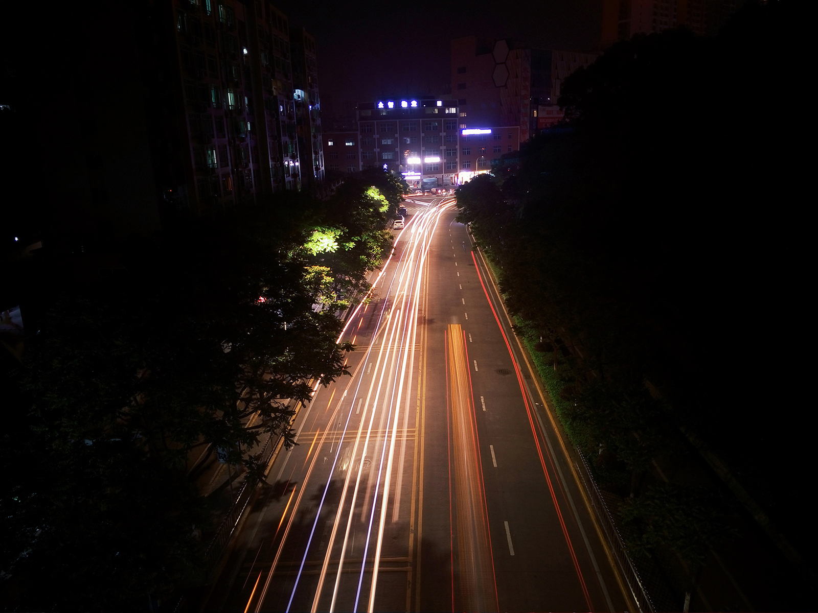 车来车往 人来人往 — mx4拍摄夜景车流