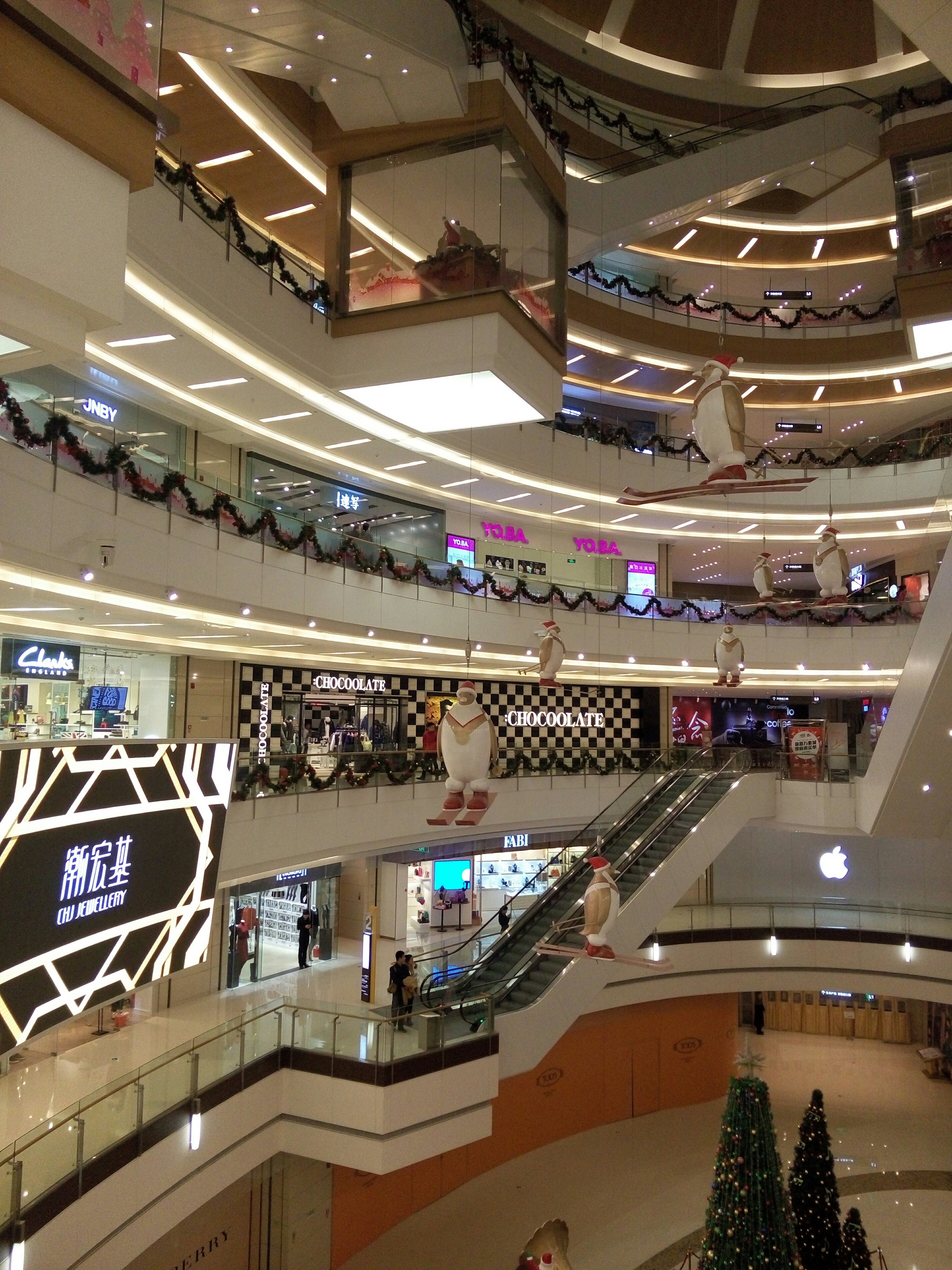 mx4随手拍的商场夜景 感觉还行