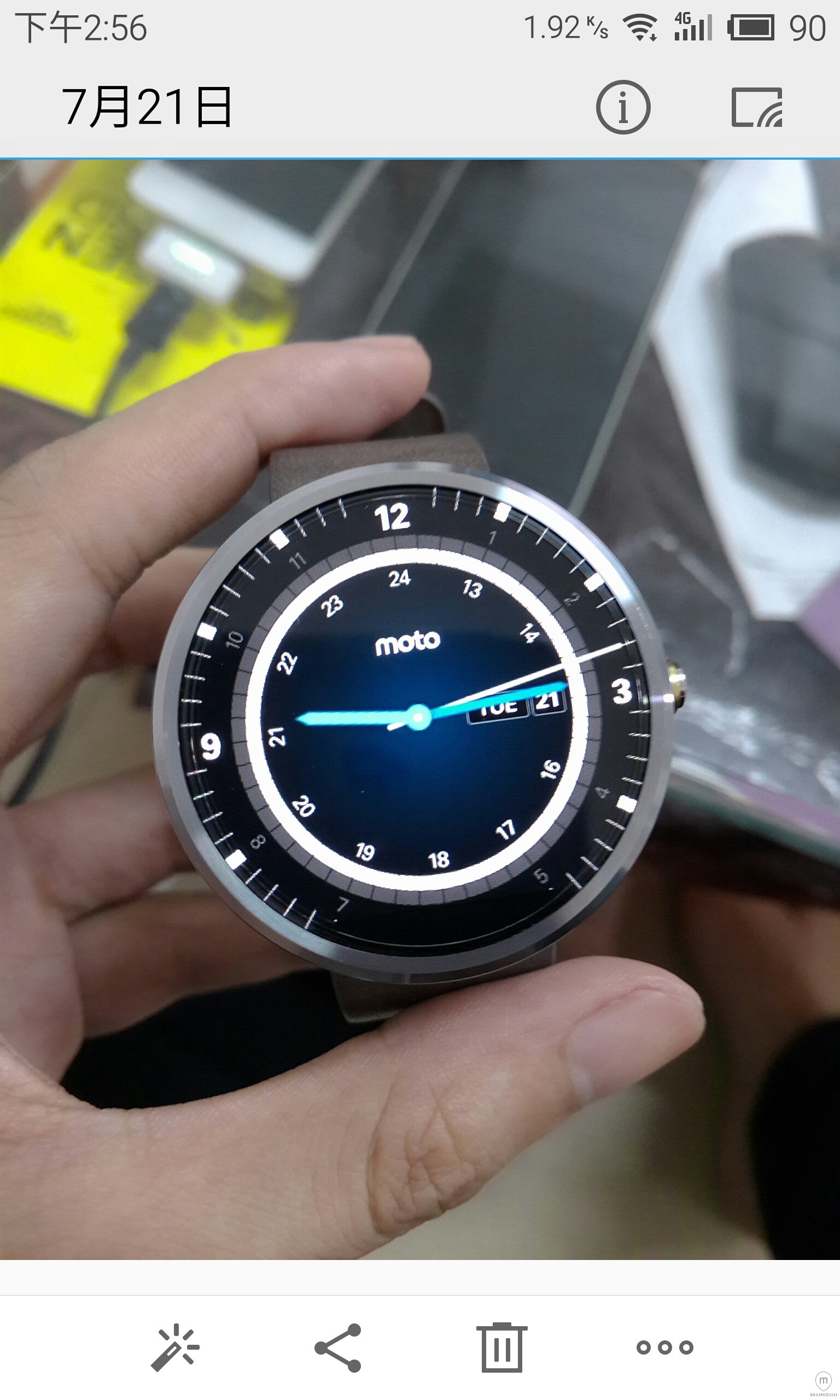 请问你那个系统有没自带这款表盘