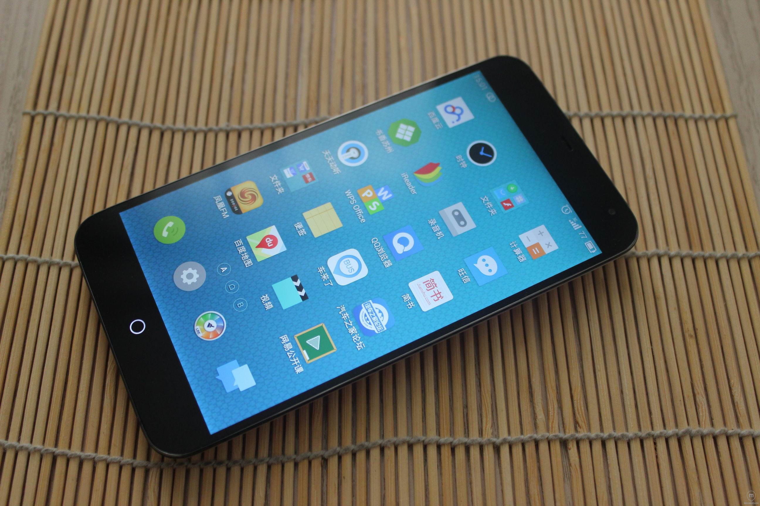 自用的32g熊猫机mx3, 配件及包装齐全, 打包便宜出了 !