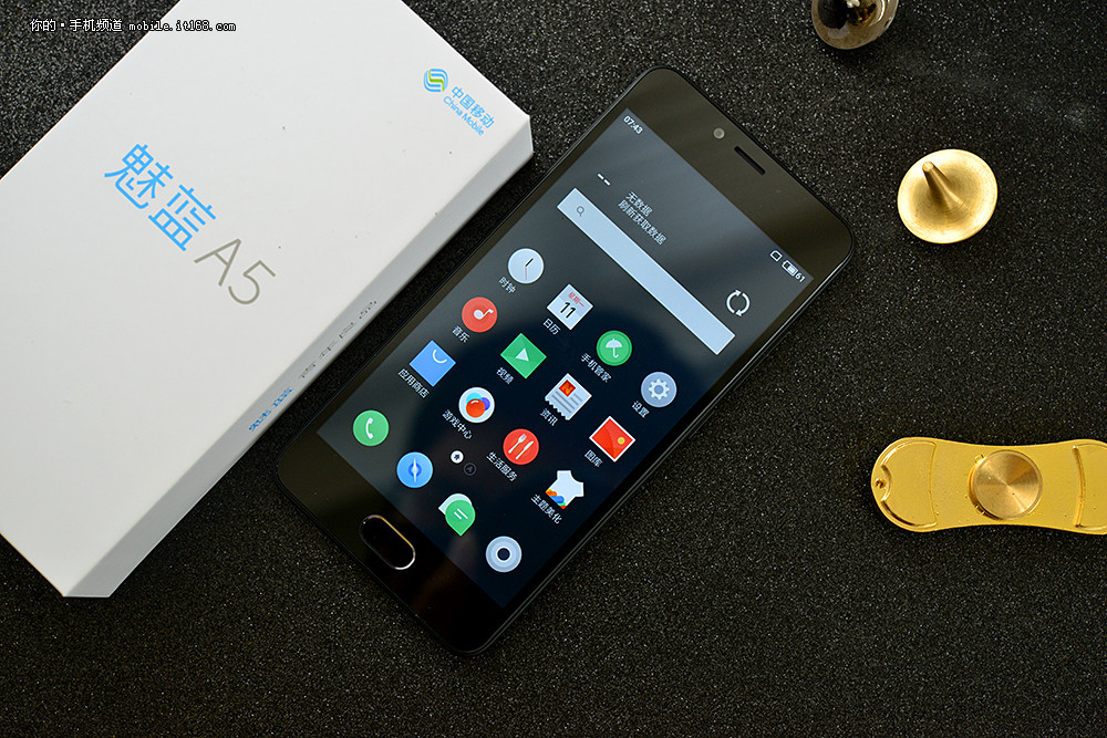 聚碳酸酯一体成型3060mah大电池 魅蓝a5开箱图赏-综合讨论-魅族社区