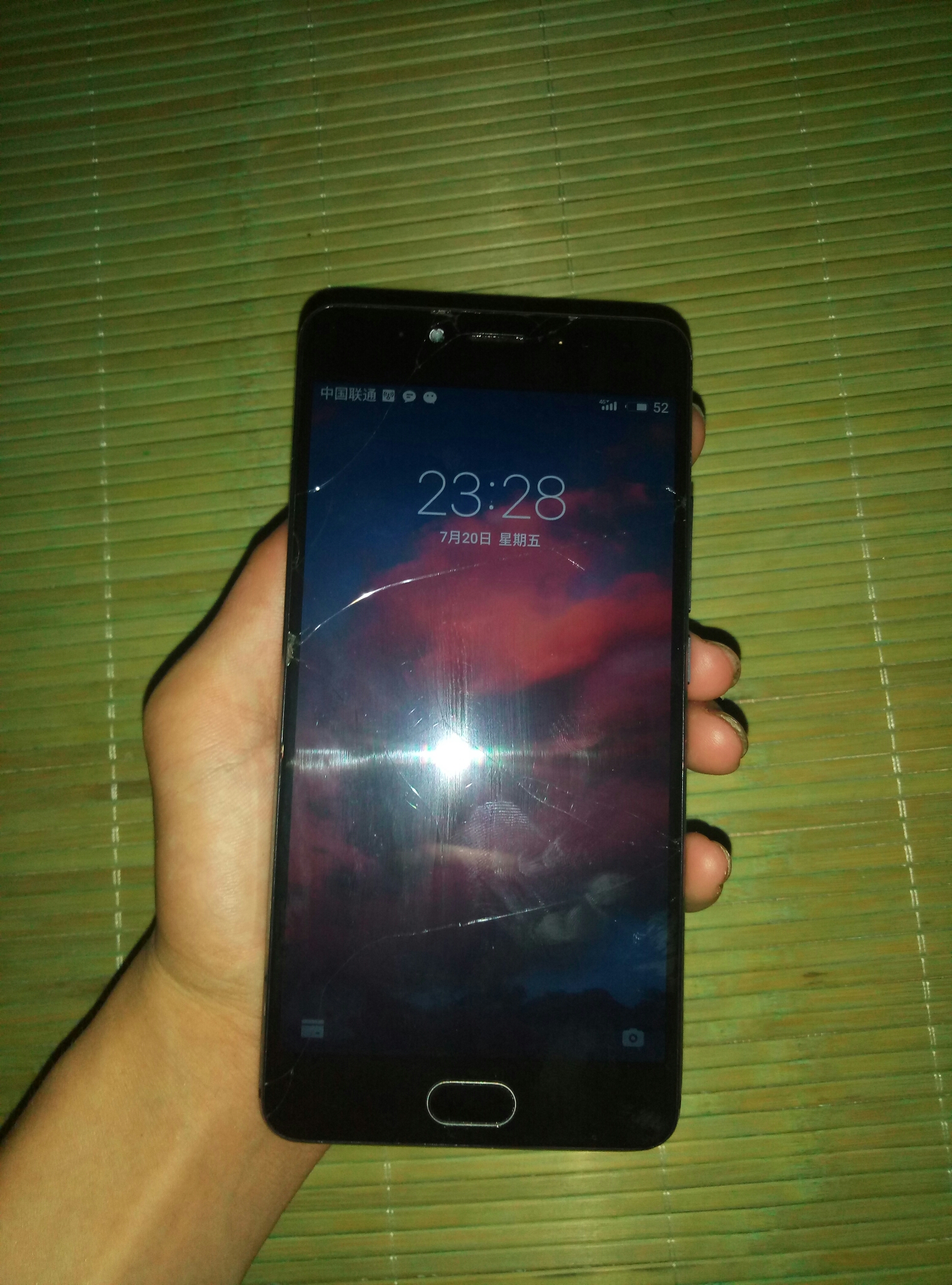 魅蓝e2 屏幕无法触碰