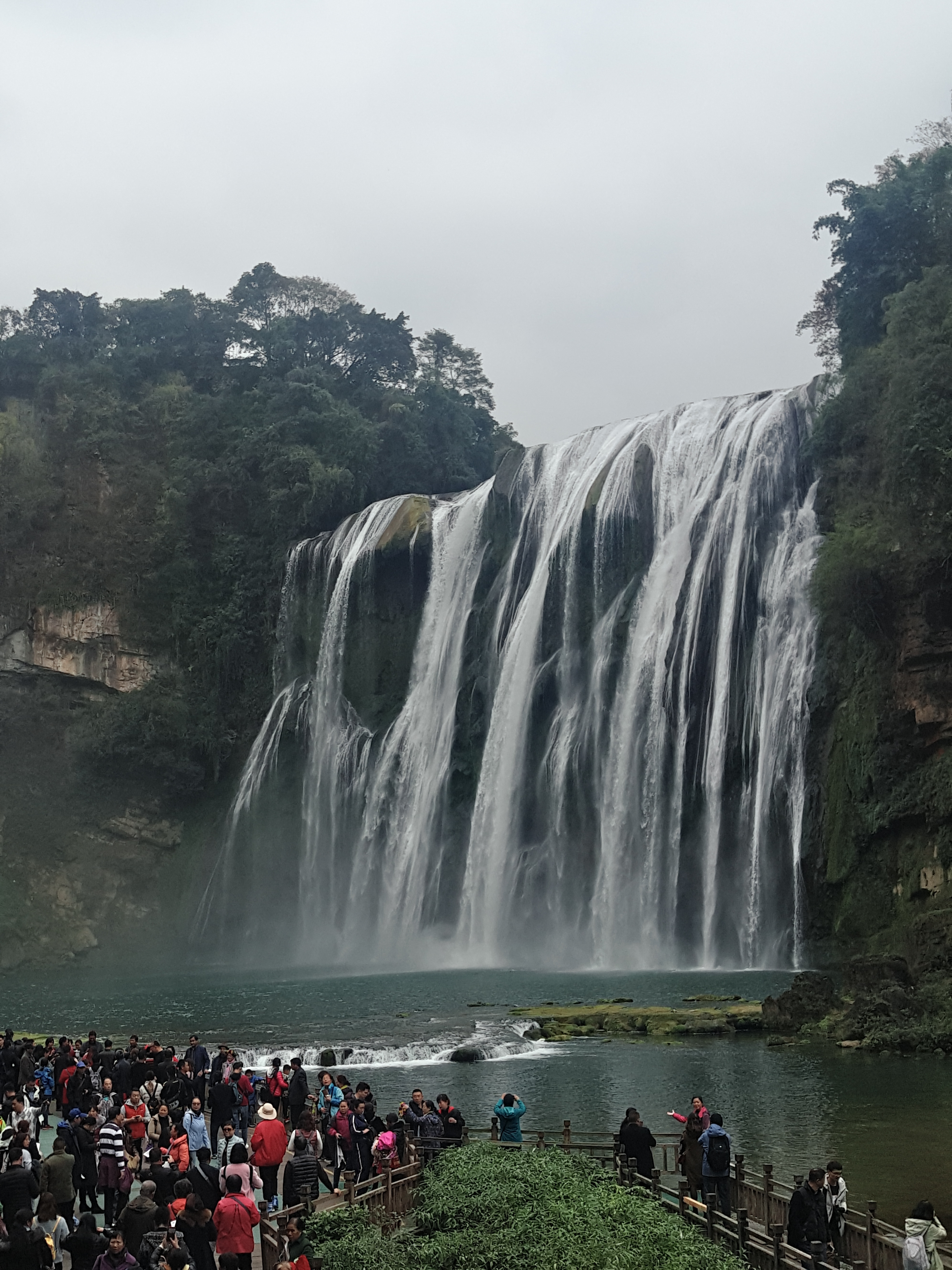 飞流直下三千尺