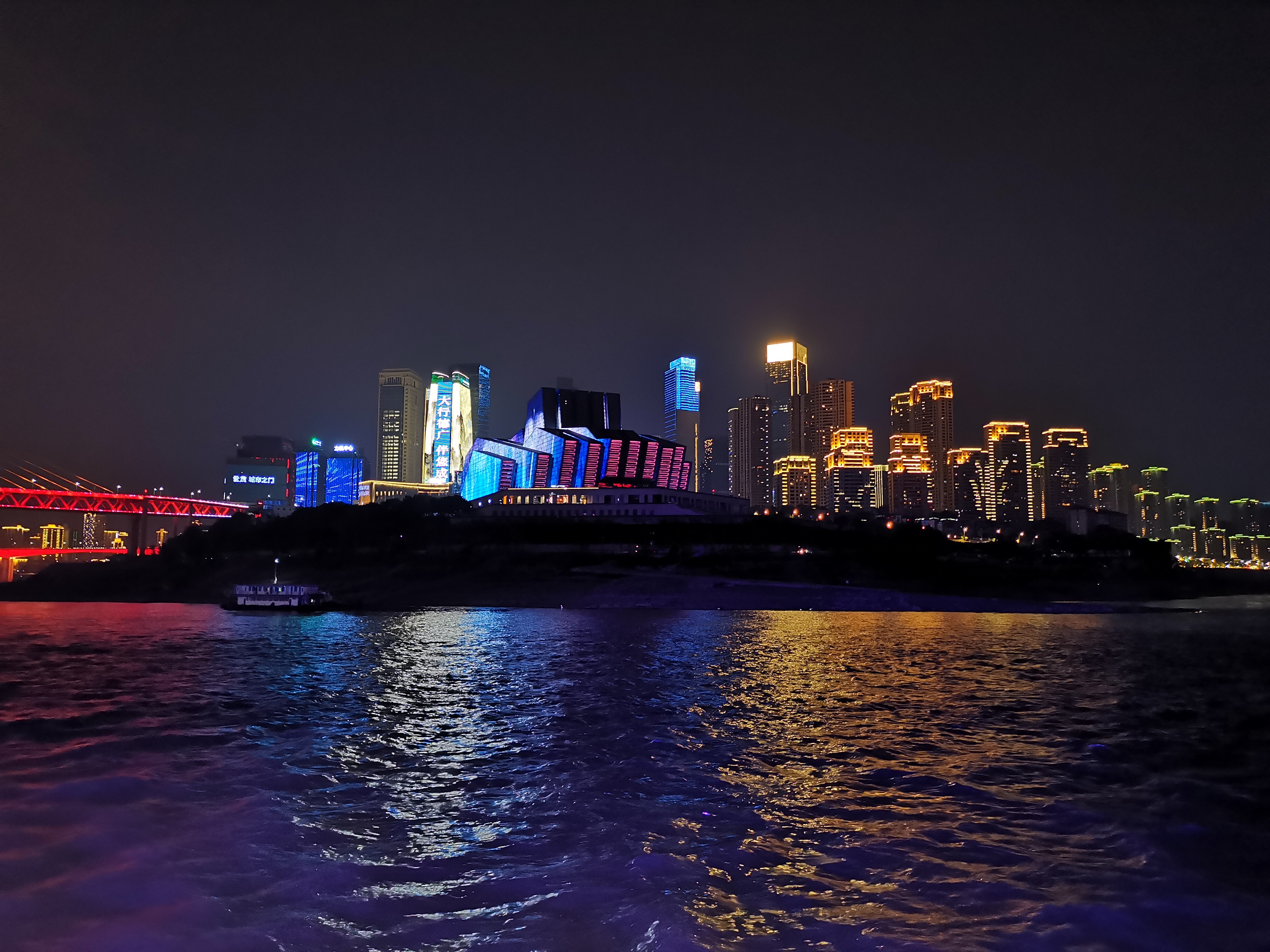 寂寞5.1拍的,拍张这个东西人的因素>硬件因素(当然如果随手拍能出片也是极好的<img class='smilies_mz' src=
