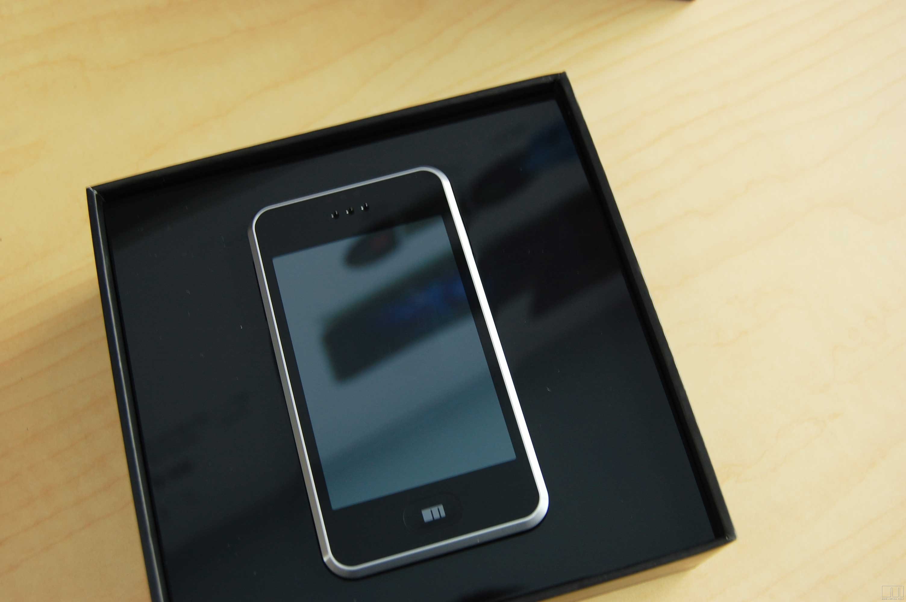 上海新千科技 魅族炫酷黑银版m8上海首发 有图为证 购机送贴膜 硅胶套