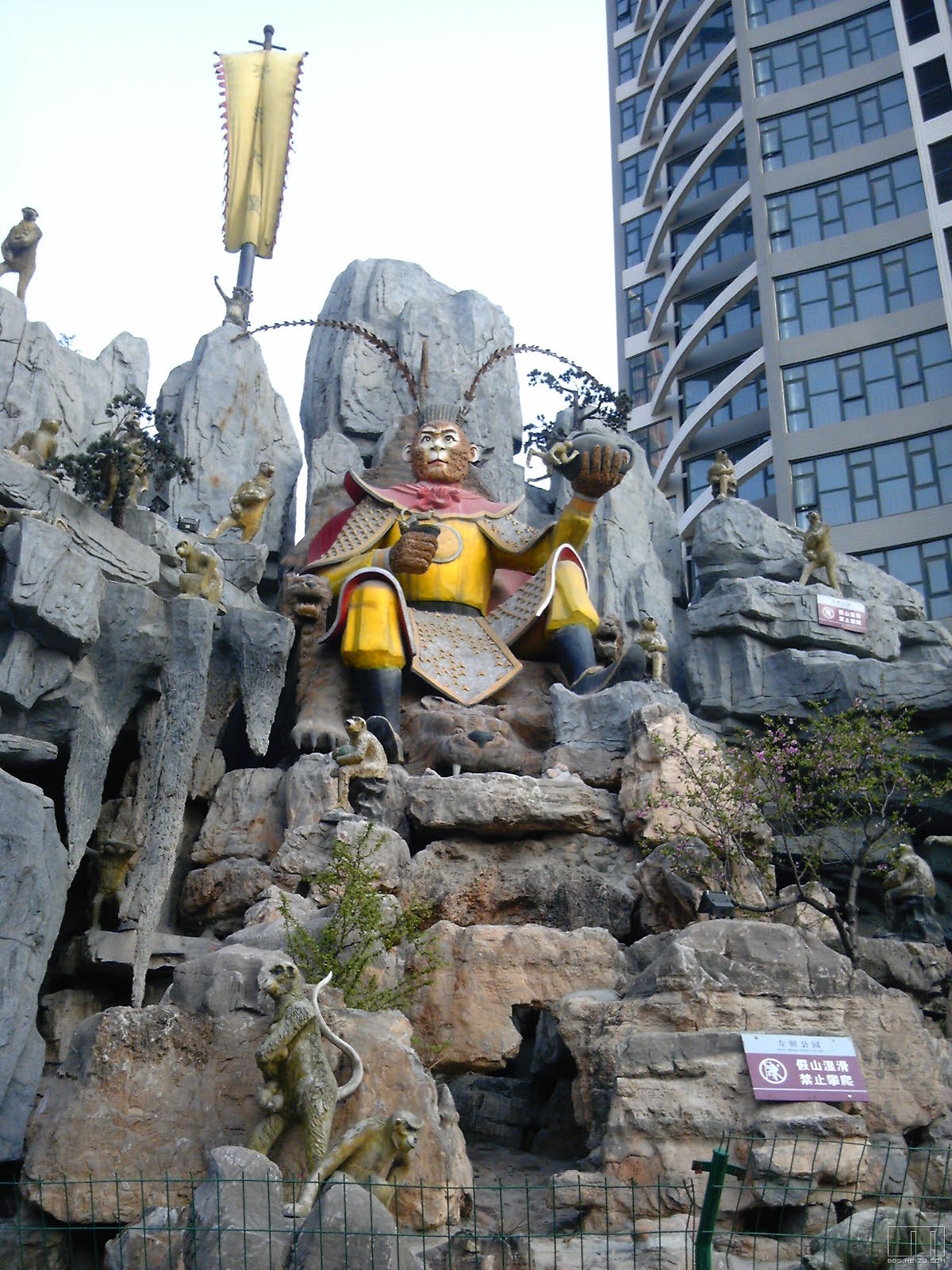 手机摄像头越来越不清晰,怎么回事